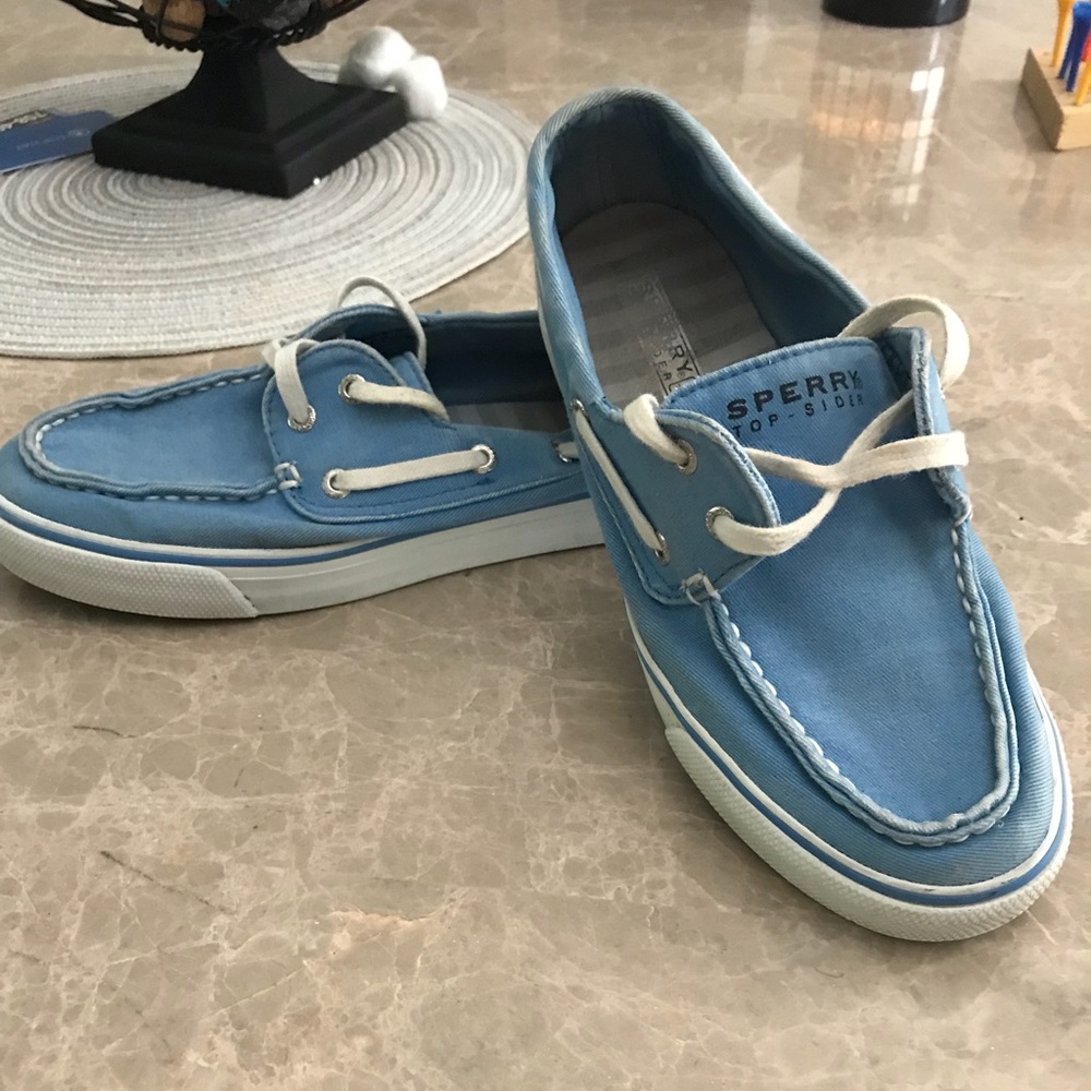 🦋 SOLD. Sperry Top Sider Size 6. SOLD